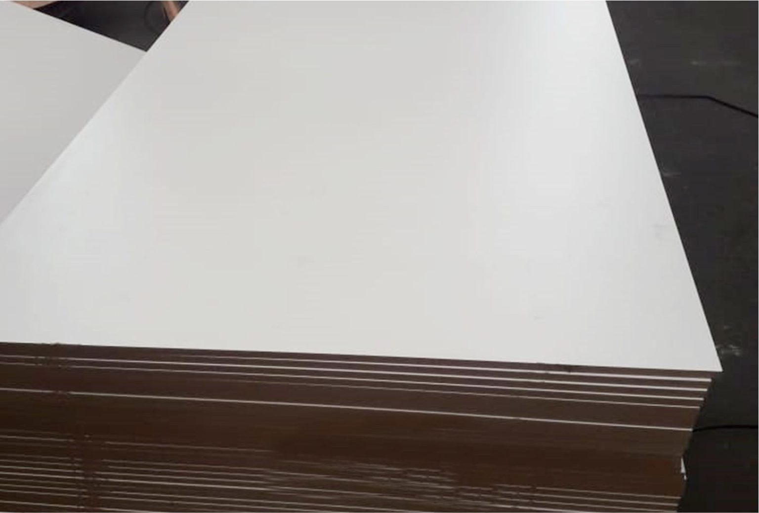 Tablero MDF Melamina Blanca 2 caras Madereria El Sauz